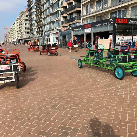 Apartment Dumontlaan De Panne